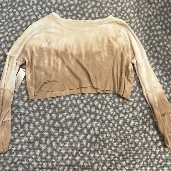 Ombré Cropped Long Sleeve Shirt - Picture 2 of 2